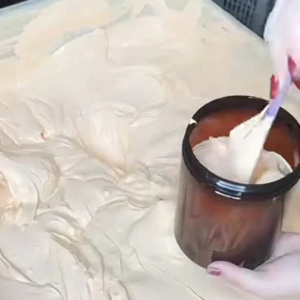 Zafrani Whitening Cream (pure organic)...👩🏾‍❤️‍💋‍👩🏼